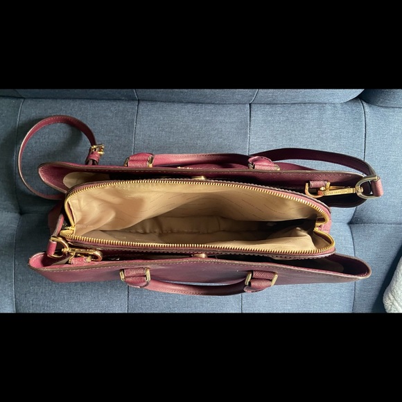 Michael Kors Purse - Picture 6 of 6
